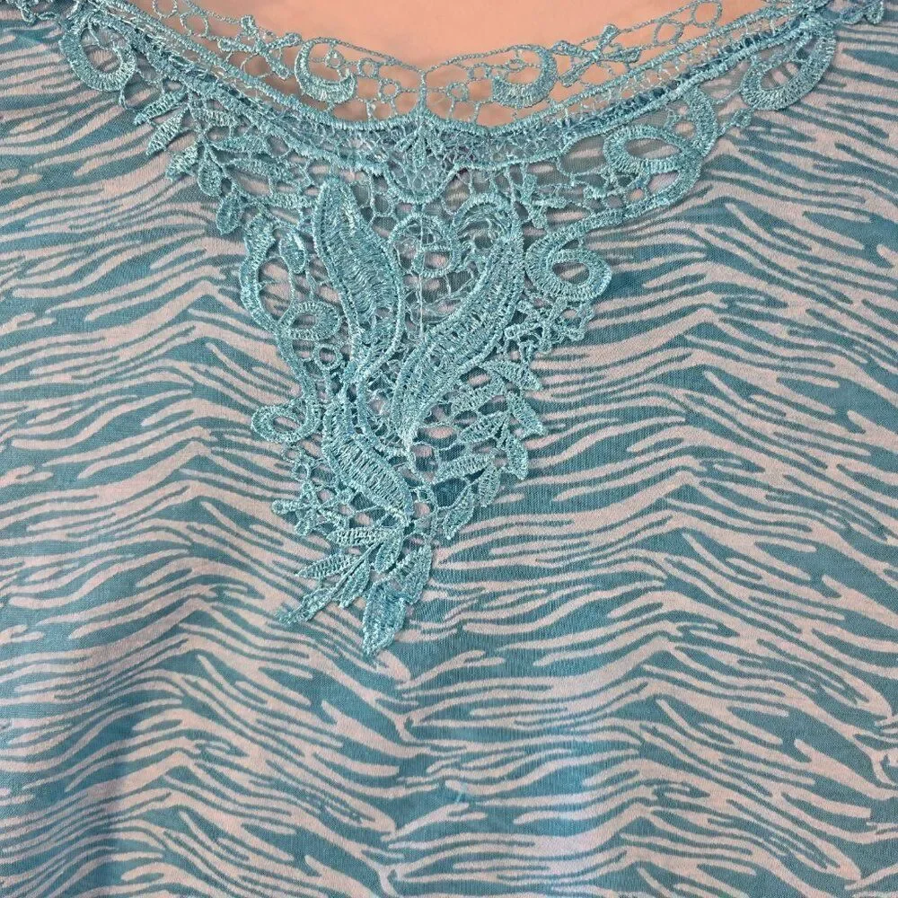 Girls Dolman Sleeve Top Blue Lace Embroidery Cropped Shirt Grane Size Medium